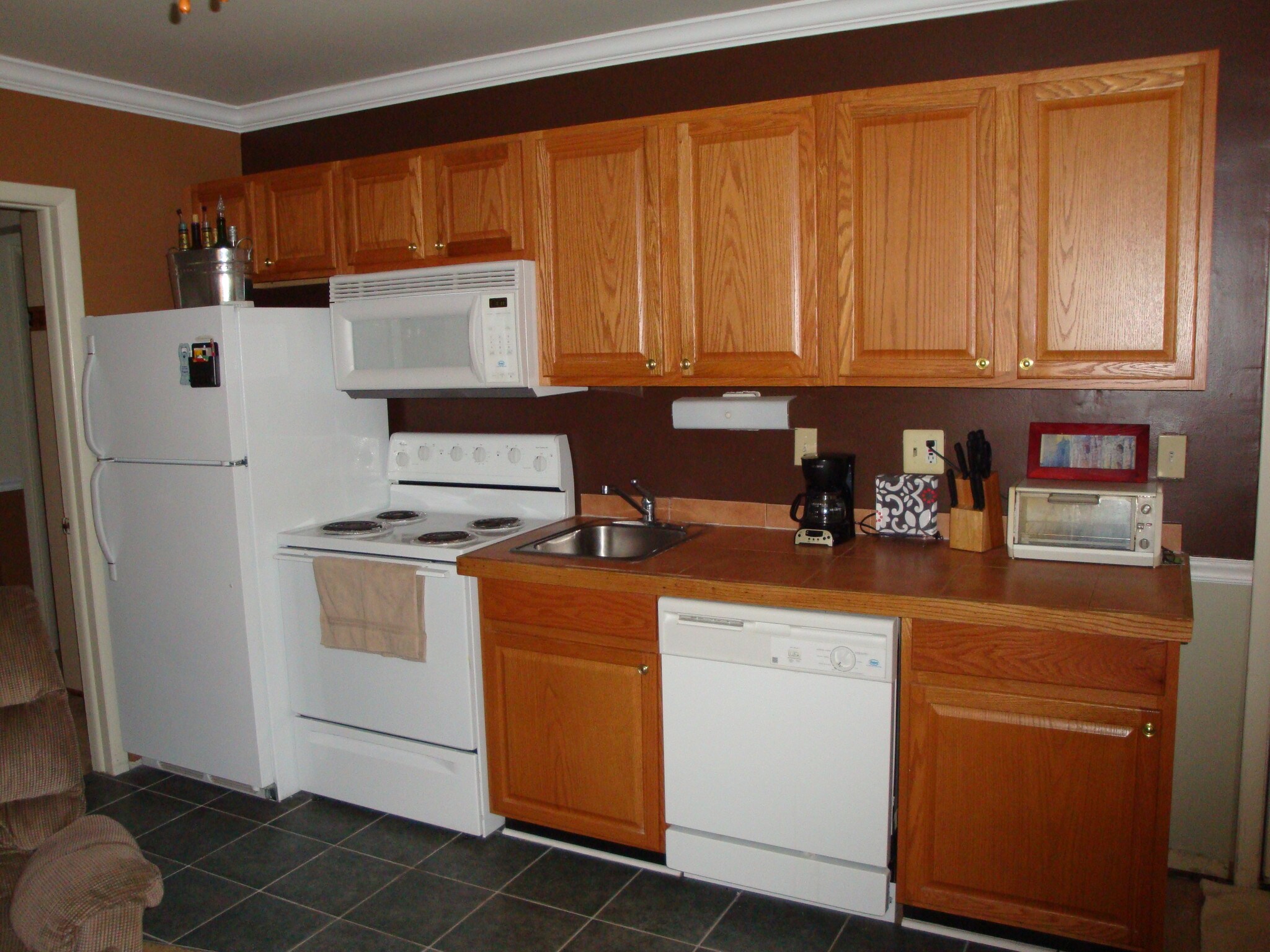 Building Photo - 811 Washtenaw Ave