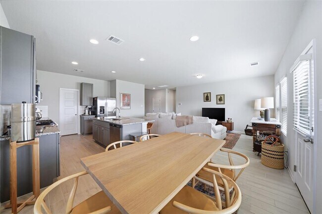 Building Photo - 641 Running Creek Dr