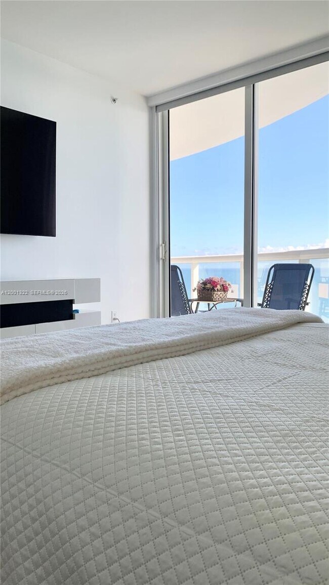 Building Photo - 6365 Collins Ave