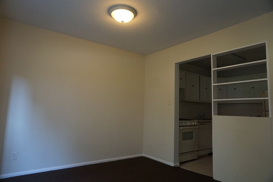 Building Photo - 4330 Hartwick road