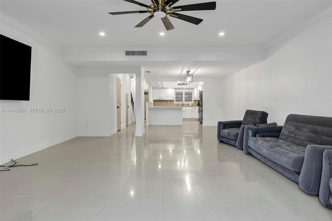 Building Photo - 8898 SW 62nd Terrace