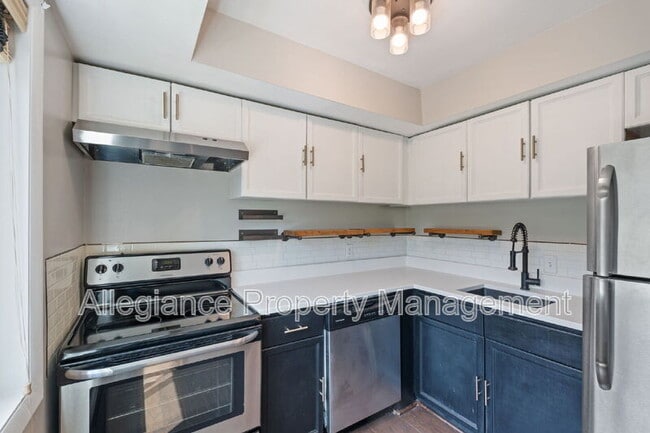 Building Photo - 3312 S 28th St
