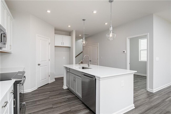 Building Photo - 3085 Cambridge Ml St