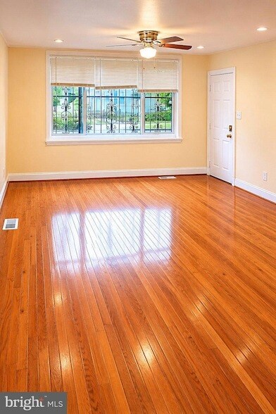 Building Photo - 59 Galveston Pl SW