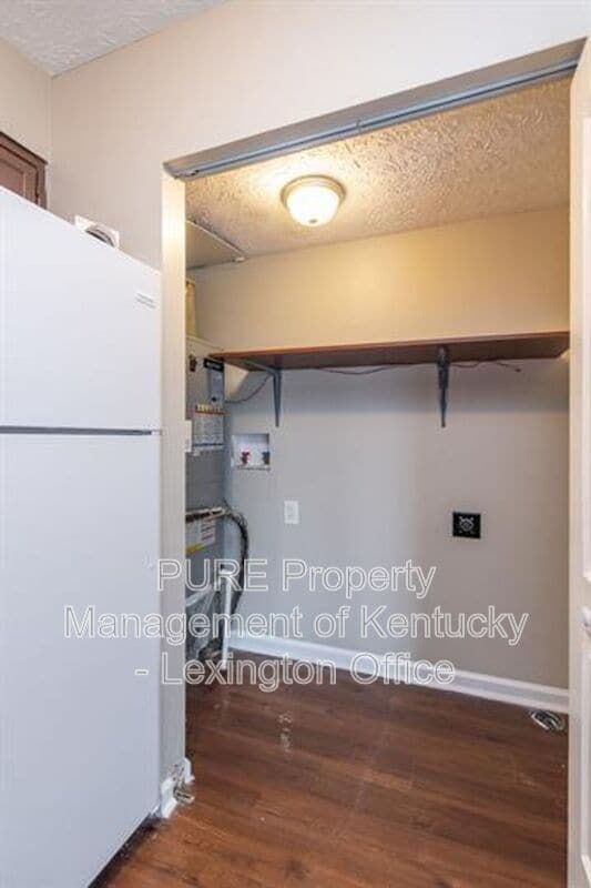 Building Photo - 209 Landings Dr