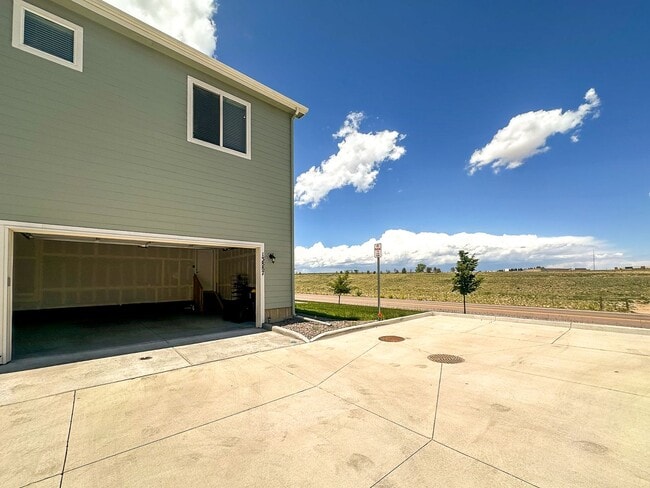 Building Photo - Alder Creek 3bd 2.5ba paired home for rent!