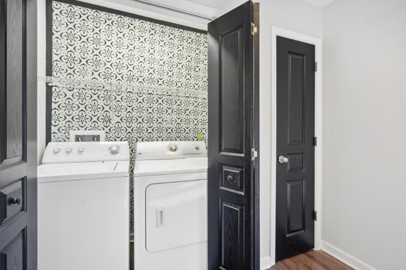 Building Photo - 7621 Maple Pl