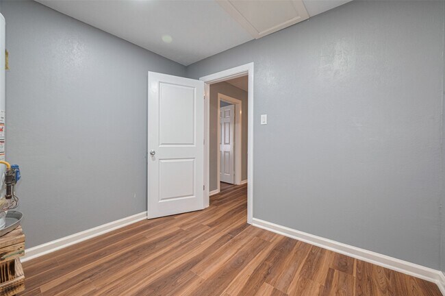 Building Photo - 6527 Kernel St