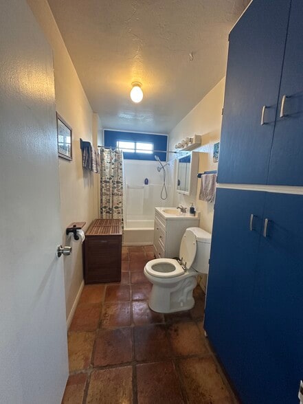 Bathroom - 42 20th Ave