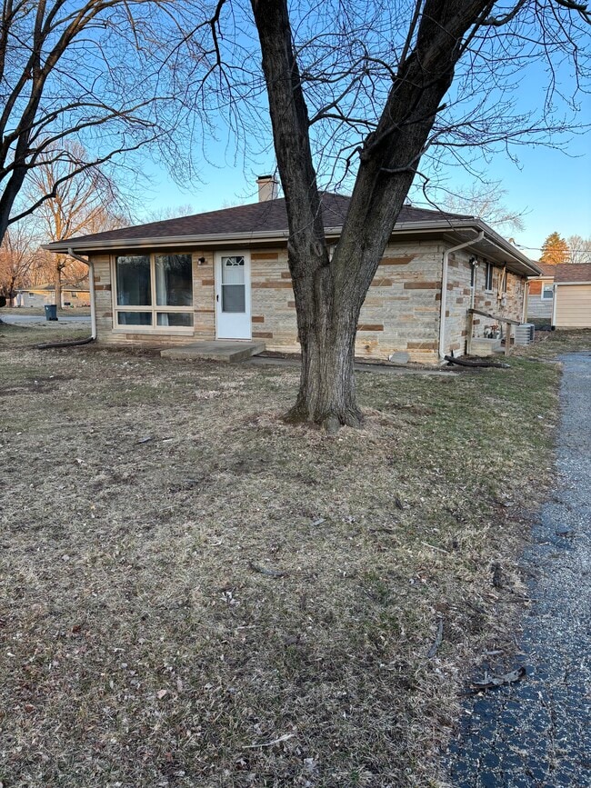 Building Photo - 4523 Susy Ln