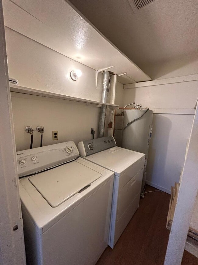 Building Photo - 1851 E University Dr