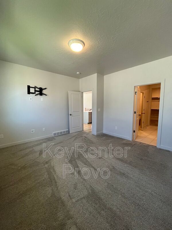 Building Photo - 146 Thistle Dr