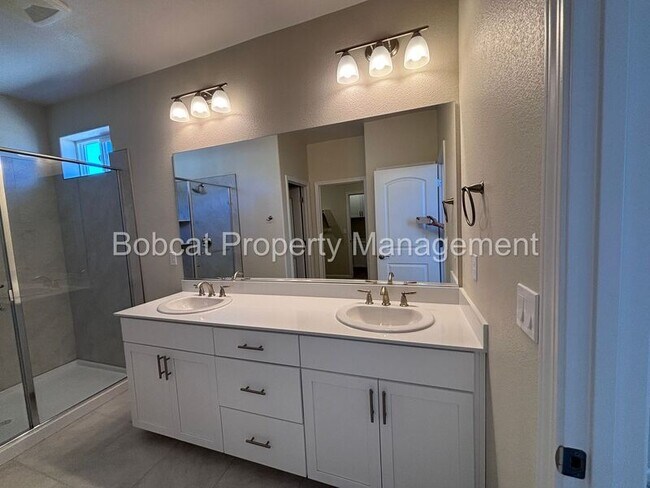 Building Photo - 852 Furlong Dr