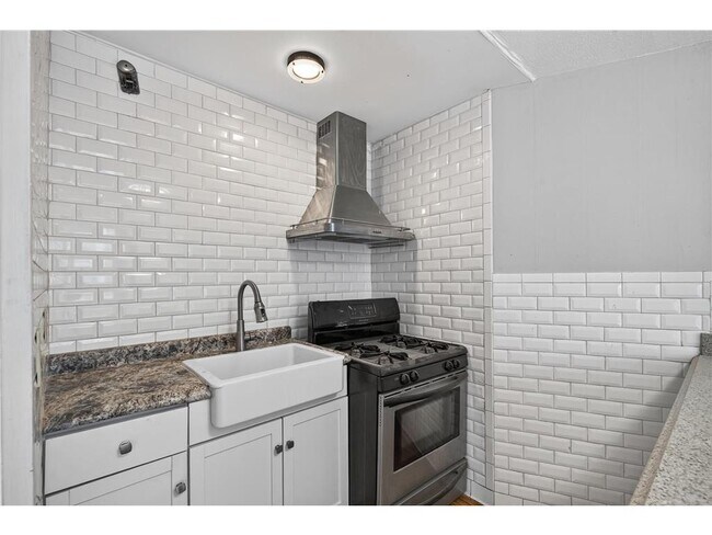 Building Photo - 2630 Blaisdell Ave