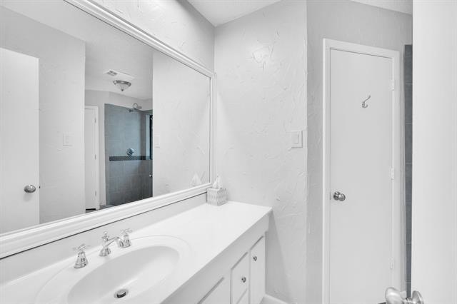 Building Photo - 5717 Stage Line Ct