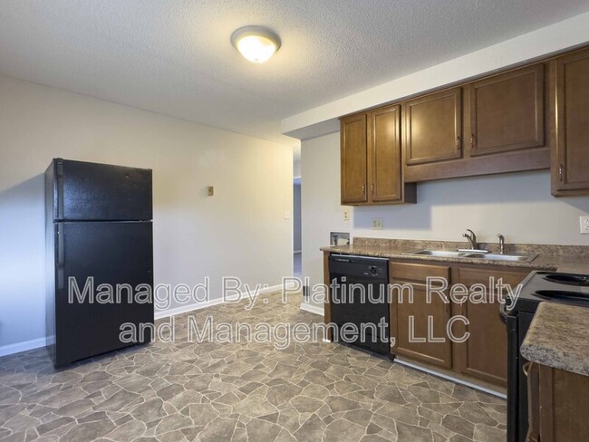 Building Photo - 1436 McCan Dr