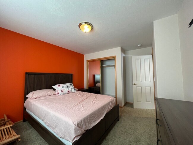 Building Photo - Beautiful Angora Ridge Views - Lovely Spacious Home