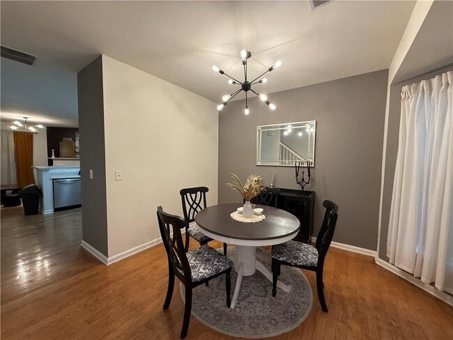 Building Photo - 1487 Cove Creek Cir