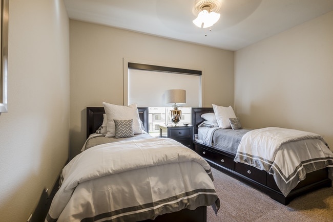Building Photo - 5200 Colbert Hills Dr