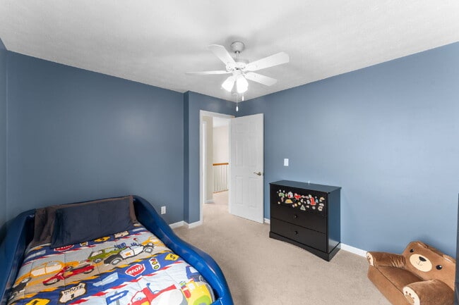 Building Photo - Welcome home to this well-maintained 4-bedroom, 2.5-bath home that offers space to grow!