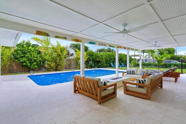 Building Photo - 9 W Riverside Dr