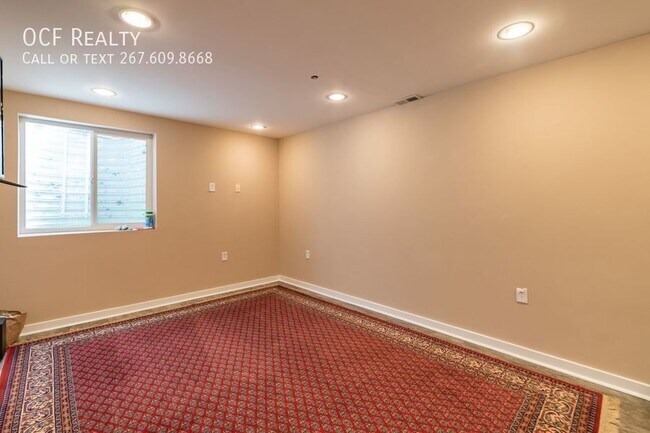 Building Photo - 2029 E Huntingdon St