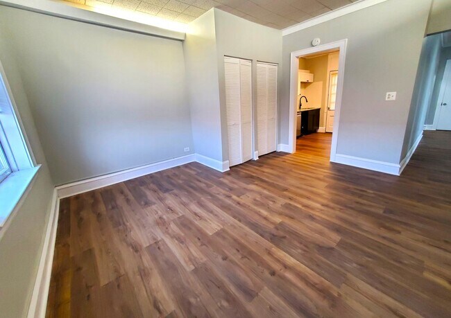 Building Photo - 695 Vernon Ave