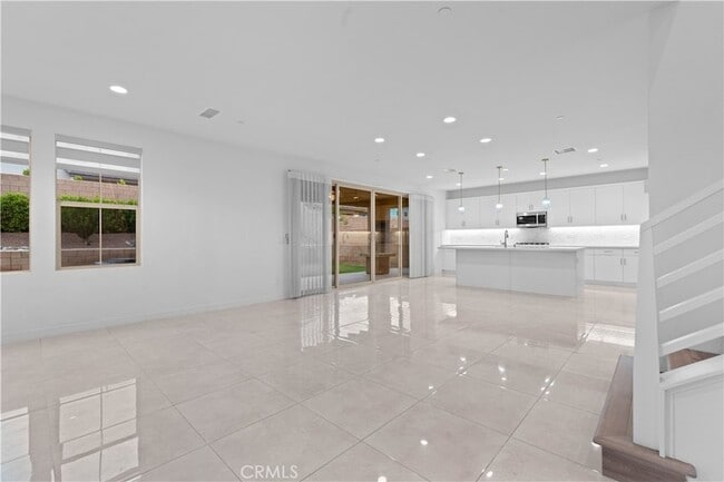 Building Photo - 35963 Bertain Dr