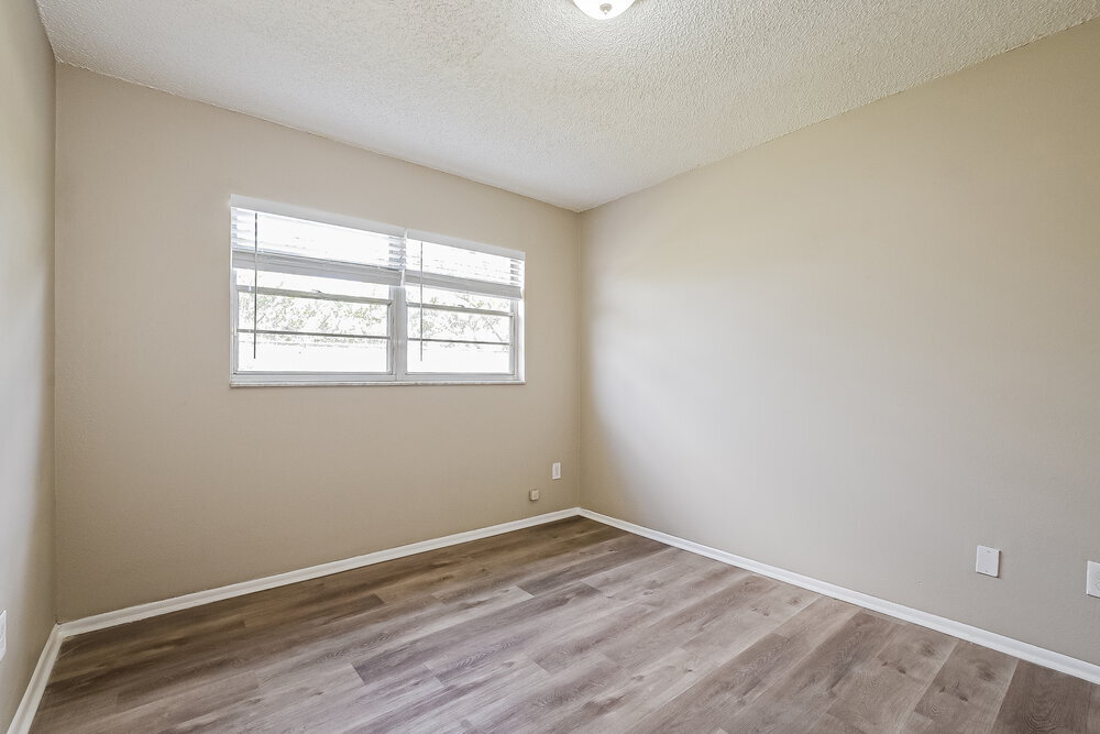 Building Photo - 10945 Tangora St