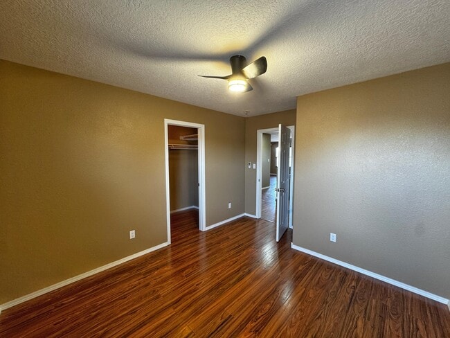 Building Photo - 923 Telstar Loop NW