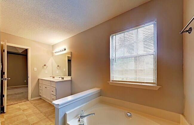 Building Photo - 4929 Patricia Ann Ln