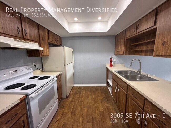 Building Photo - 3009 SE 7th Ave