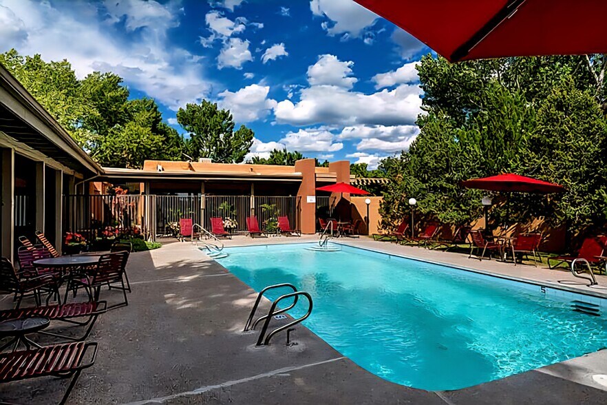 Heated Pool and Jacuzzi - 941 Calle Mejia