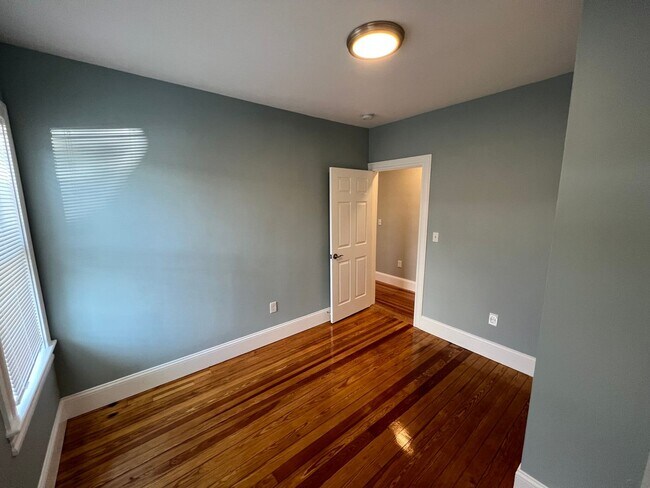 Building Photo - Porter Square Closest train = Porter Squar...