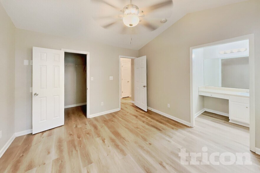 Building Photo - 417 Westonridge Run