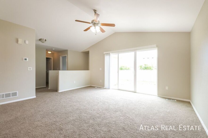 Building Photo - 5714 Sauvignon St