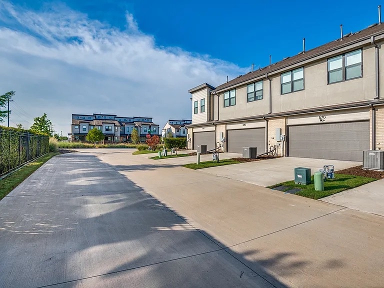 Building Photo - 870 Dulaney Ct