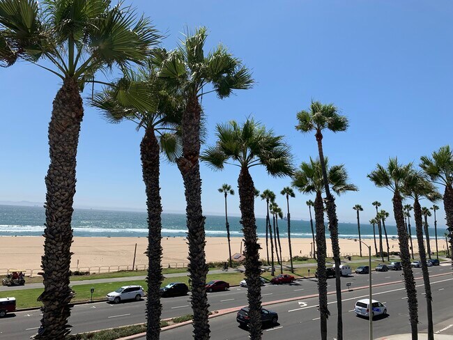 Building Photo - 1200 Pacific Coast Hwy