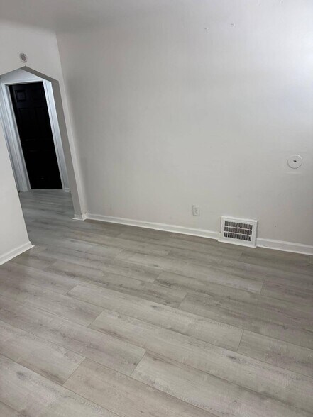 Building Photo - 19934 Manor St