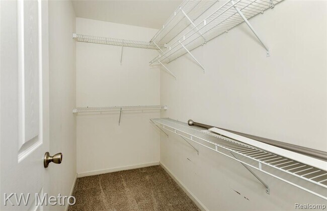 Building Photo - 788 Eagle Dr