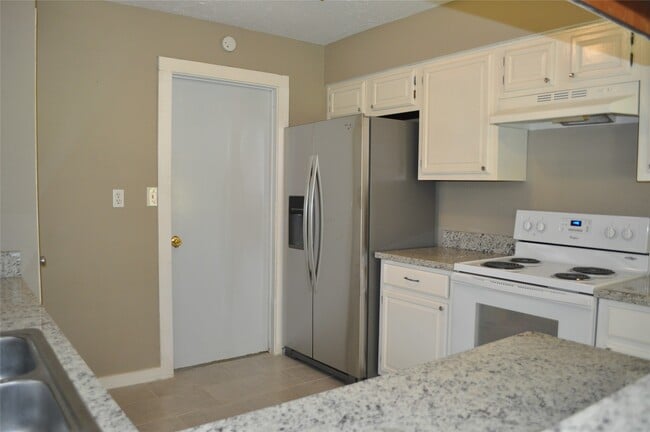 Building Photo - 22411 Merrymount Dr