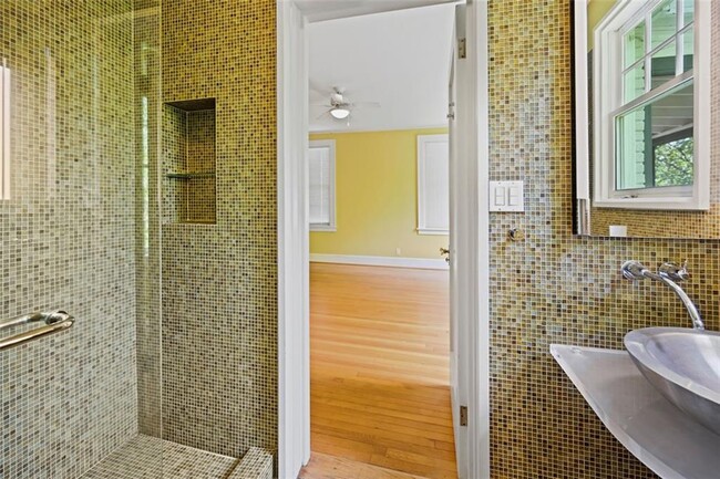 Building Photo - 60 26th St NW