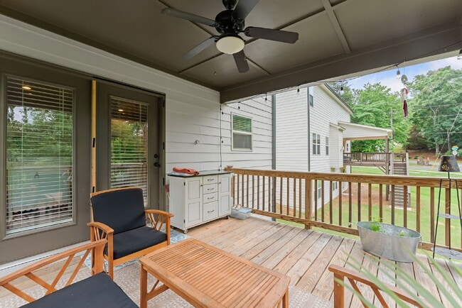 Building Photo - Stunning 6-Bed, 5-Bath home in Hudson Cove!