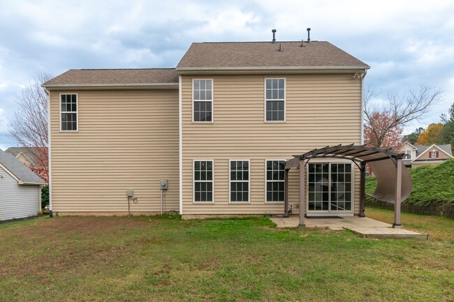 Building Photo - Corner lot home in beautiful Ft. Mill