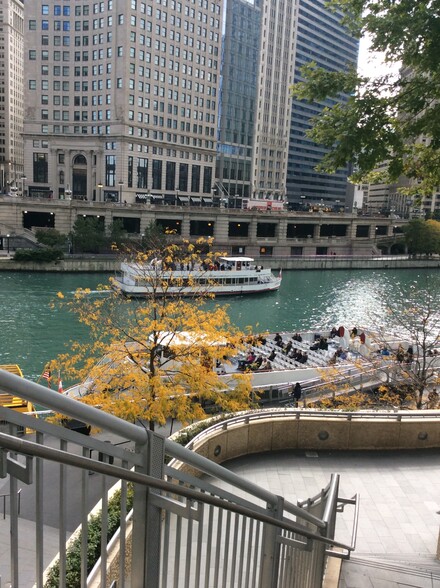 Access to Michigan Avenue and Wabash - 405 N WABASH Ave