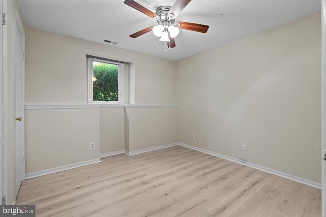 Building Photo - 51 Sweetfern Ct