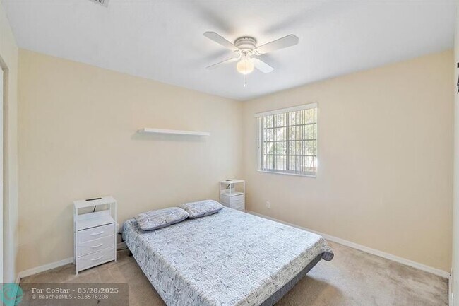 Building Photo - 9090 NW 40th Pl