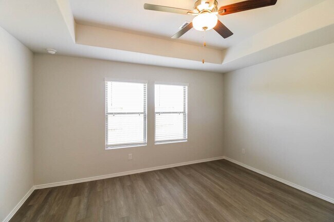 Building Photo - 10743 Sunlit St