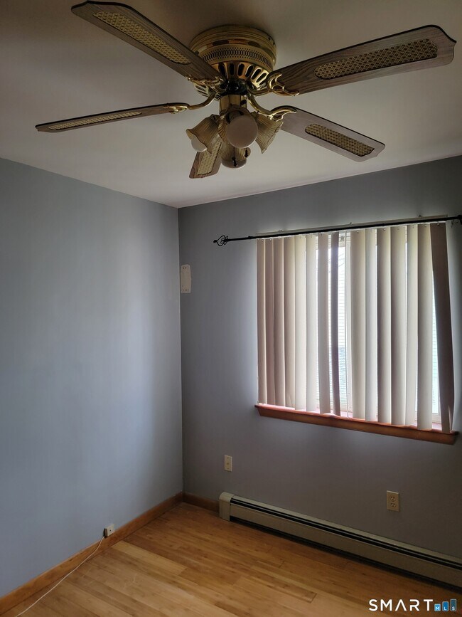 Building Photo - 235 High Ridge Dr