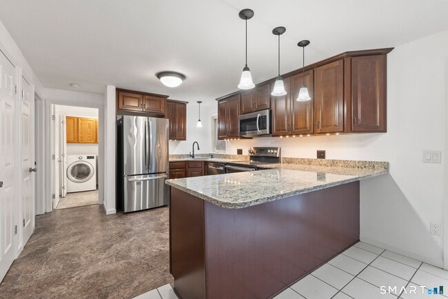 Building Photo - 45 Luchon Rd